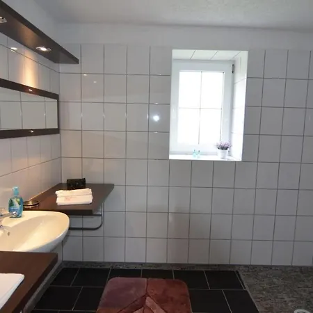 Schoenes Ifuer 6 Pers N Ruhiger Lagei *